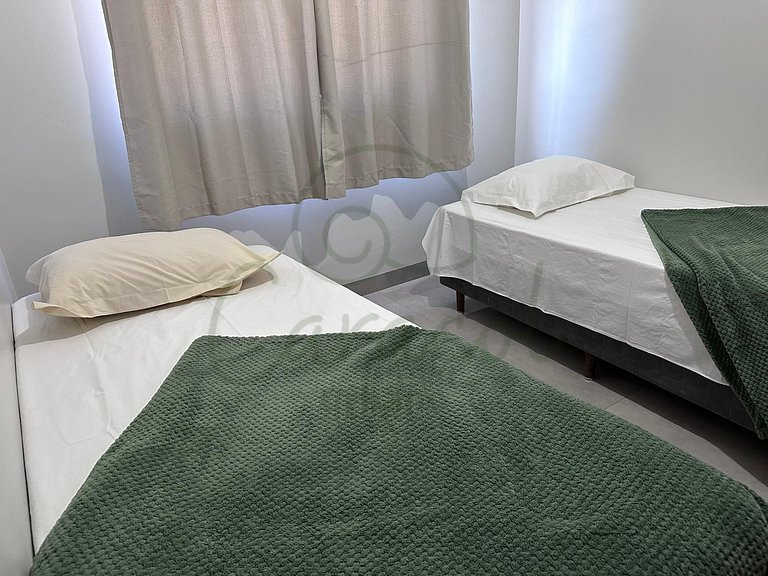Lindo apartamento de 2/4 com ar condicionado em prédio famil