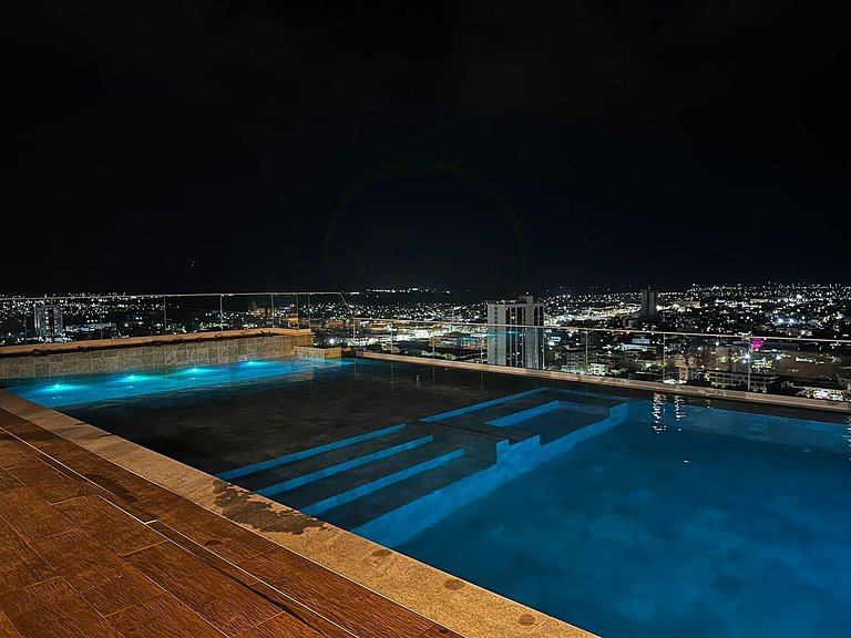 Studios no City House com piscina na cobertura