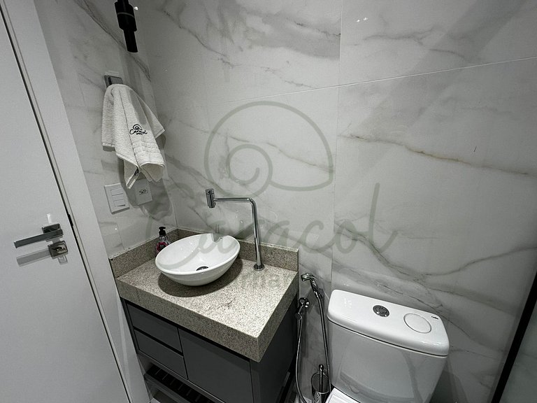 Studio modelo com piscina na cobertura