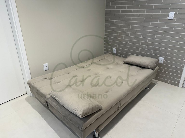 Apartamento com Suíte e sala climatizada
