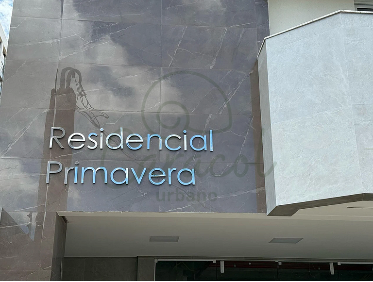 Apartamento com suíte e sala com ar-condicionado